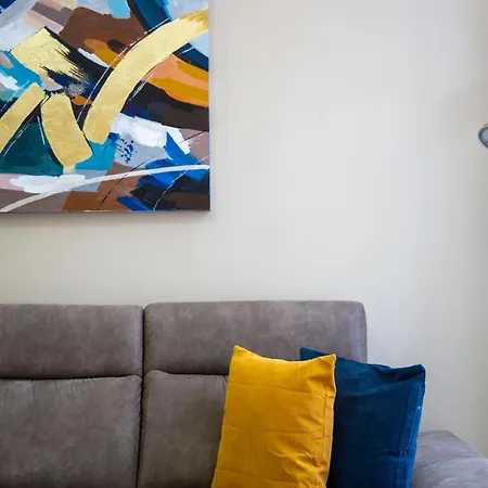 Spacious Bajcsy In The Heart Of Apartment