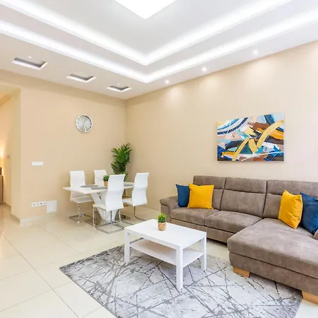Apartment Spacious Bajcsy In The Heart Of