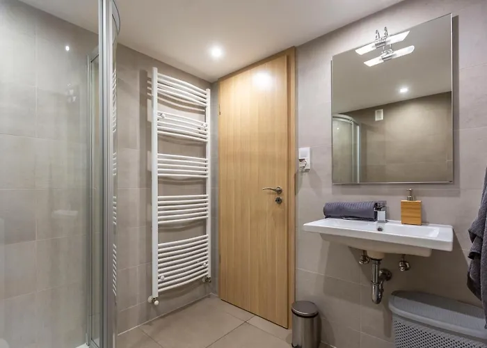 Spacious Bajcsy In The Heart Of Apartmán Budapešť
