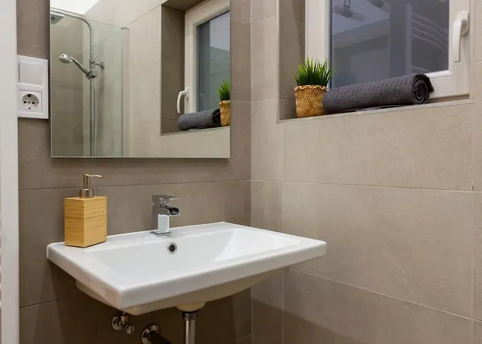 Spacious Bajcsy In The Heart Of Apartmán