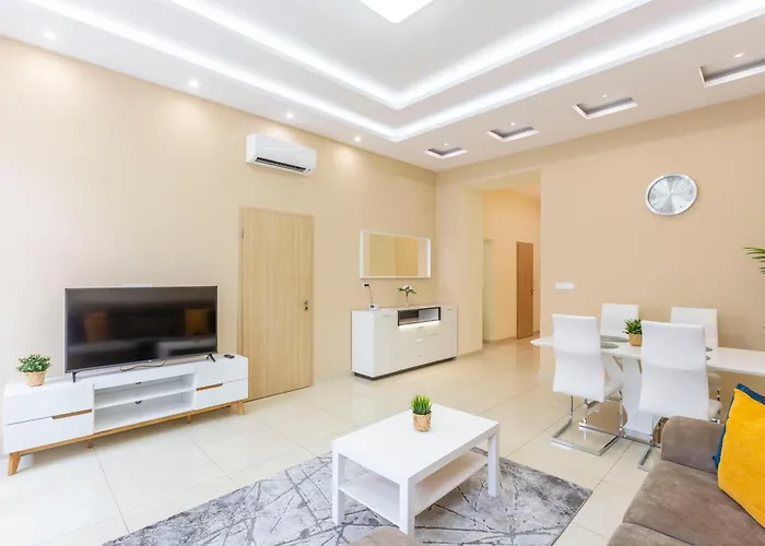 Spacious Bajcsy In The Heart Of