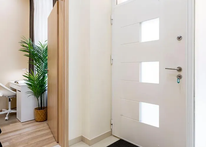 Spacious Bajcsy In The Heart Of Budapešť