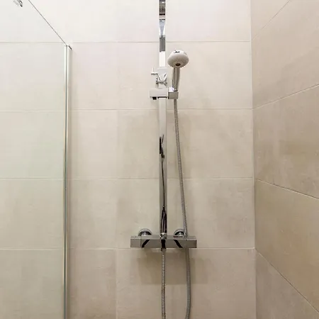 Spacious Bajcsy In The Heart Of Budapeszt