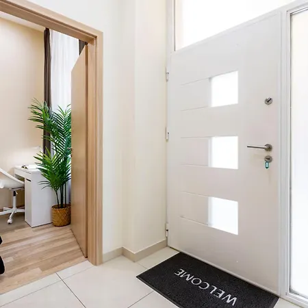 Spacious Bajcsy In The Heart Of Budapeszt