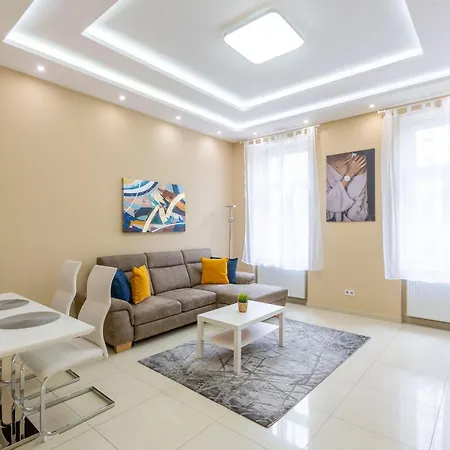 Daire Spacious Bajcsy In The Heart Of