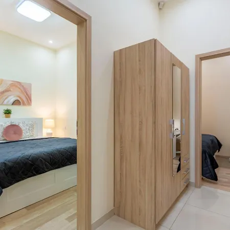 Spacious Bajcsy In The Heart Of Apartamento Budapest